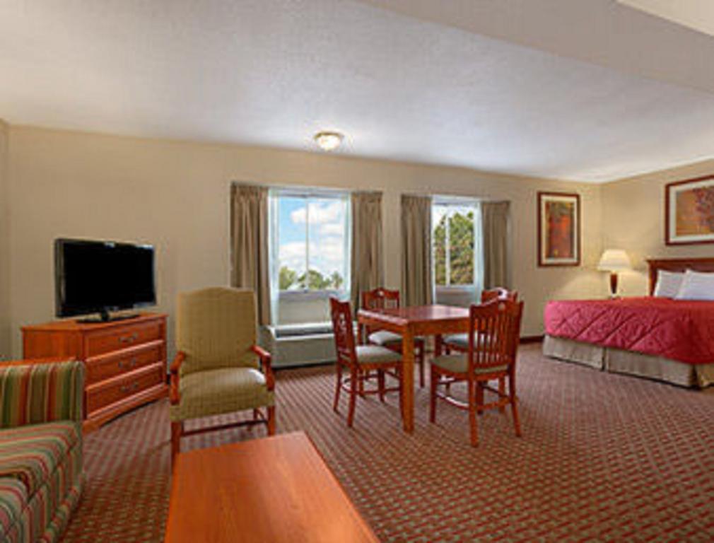 Ramada Burlington Hotel And Conference Center Εξωτερικό φωτογραφία