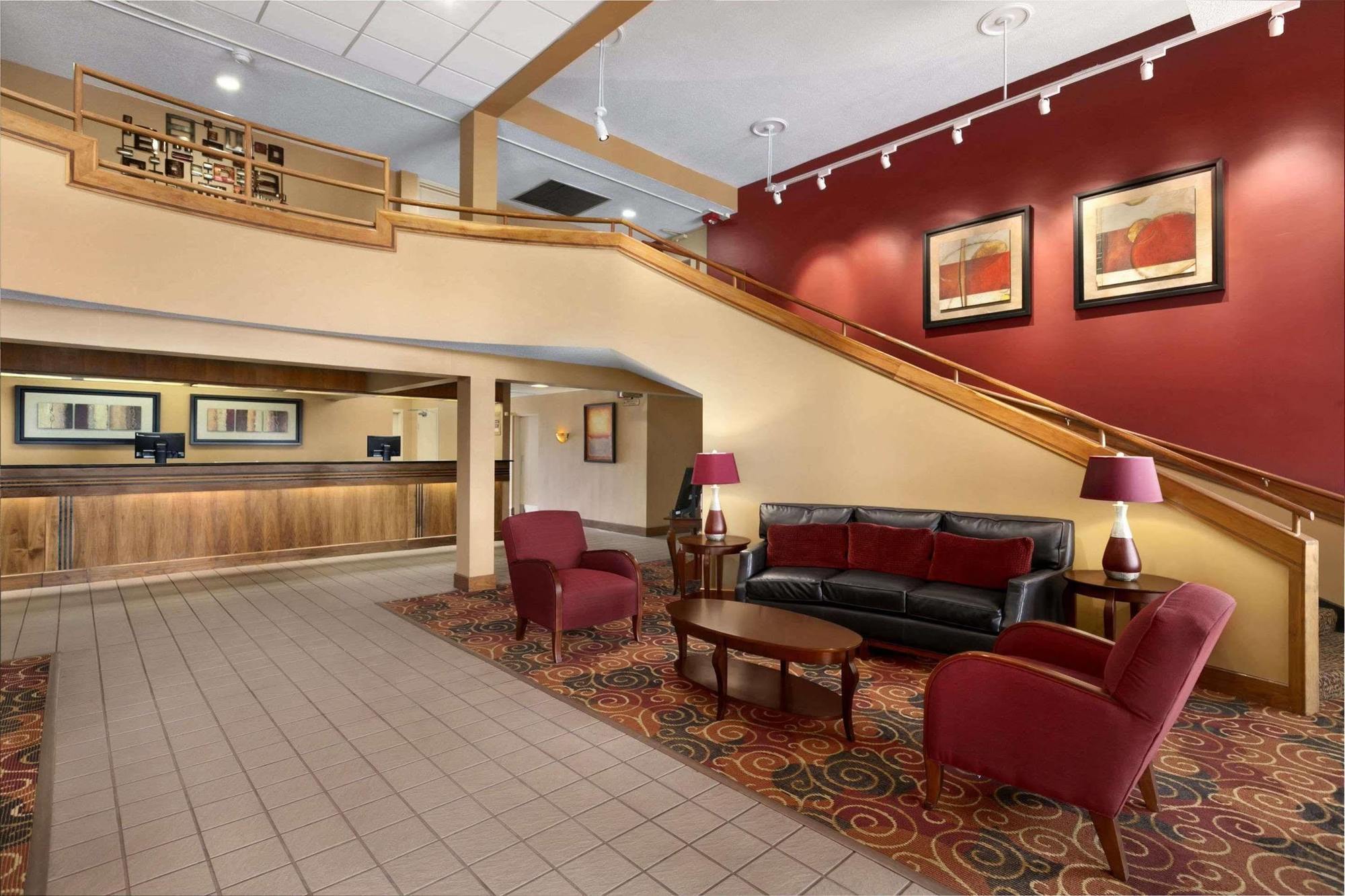 Ramada Burlington Hotel And Conference Center Εξωτερικό φωτογραφία
